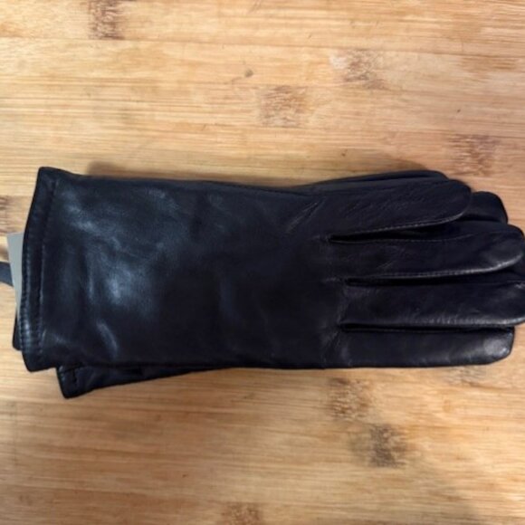 Retro Black leather gloves with pink / pastel floral embroidery - NWT - Picture 13 of 16